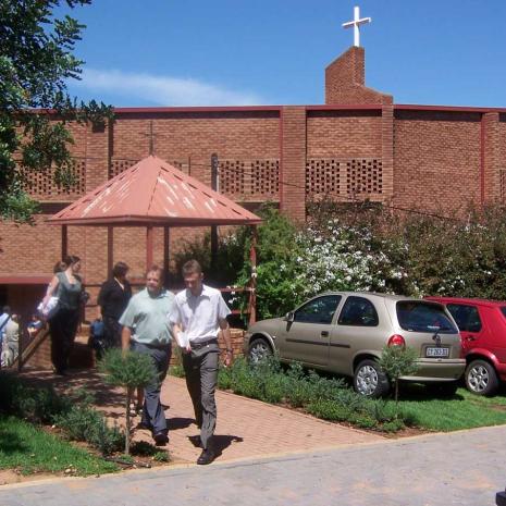 GAU-ROOIHUISKRAAL-Nederduitse-Gereformeerde-Kerk_2